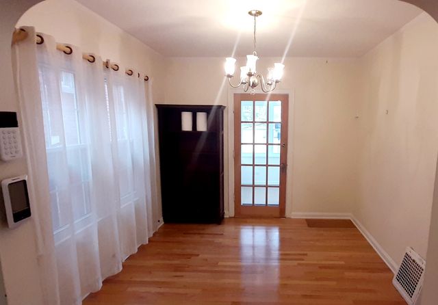 743 S East Avenue, Oak Park, IL 60304