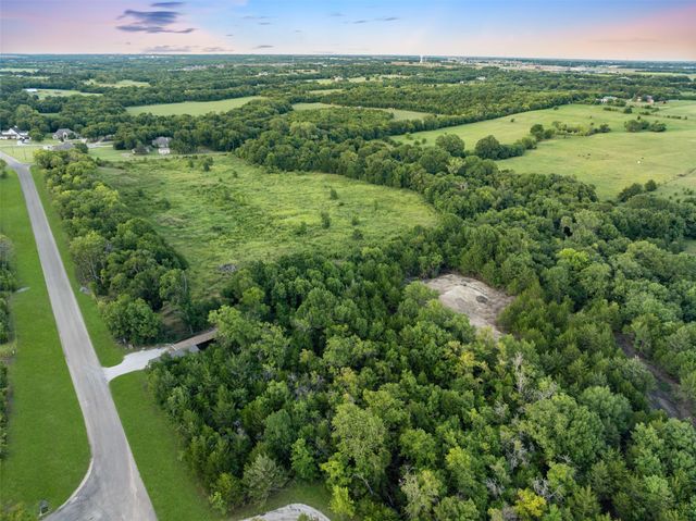 1400 Hinton LN, Van Alstyne, TX 75495