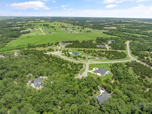 1400 Hinton LN, Van Alstyne, TX 75495