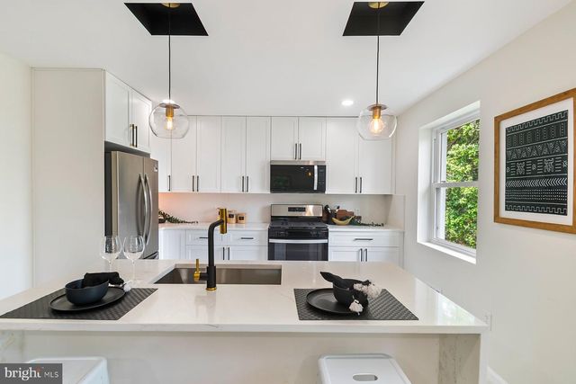 5302 THE ALAMEDA, Baltimore, MD 21239