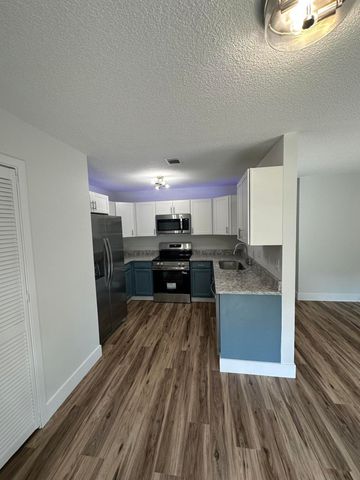 6297 Rolling Fork Road Unit 103, North Charleston, SC 29406