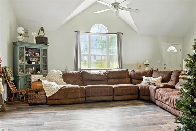 115 Royal Oak CT, Suffolk, VA 23434