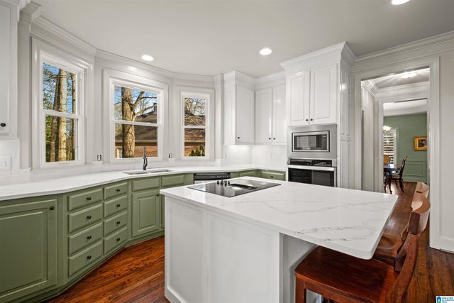 6740 CLEAR CREEK CIRCLE, Trussville, AL 35173