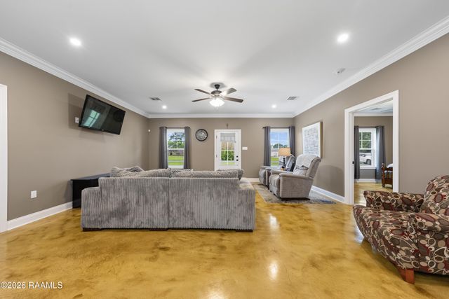 1111 Lady Of The Lake Road, St. Martinville, LA 70582
