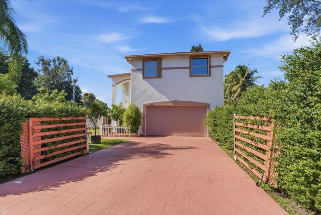 2151 NW 121st Avenue, Plantation, FL 33323