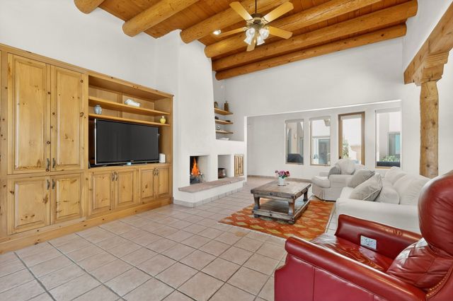 850 Paseo De Don Carlos, Santa Fe, NM 87501