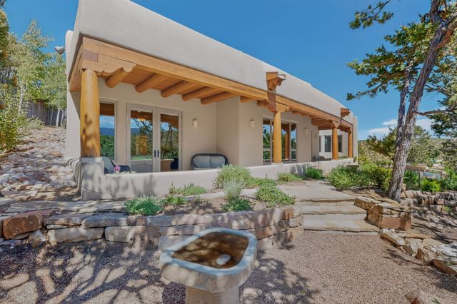850 Paseo De Don Carlos, Santa Fe, NM 87501