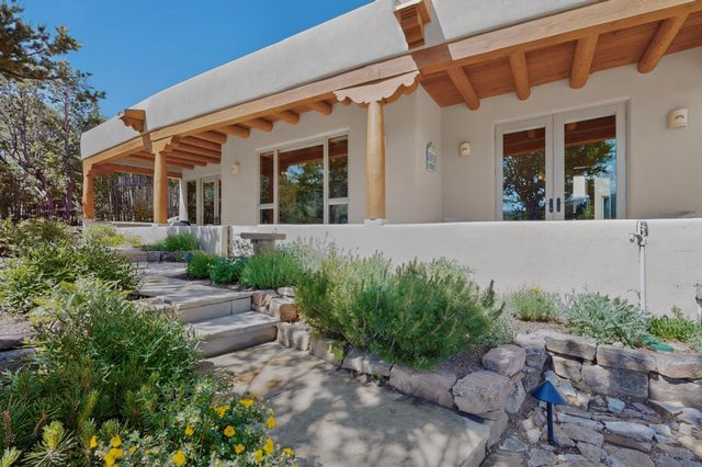 850 Paseo De Don Carlos, Santa Fe, NM 87501