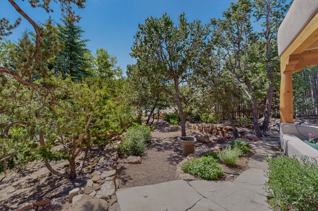 850 Paseo De Don Carlos, Santa Fe, NM 87501