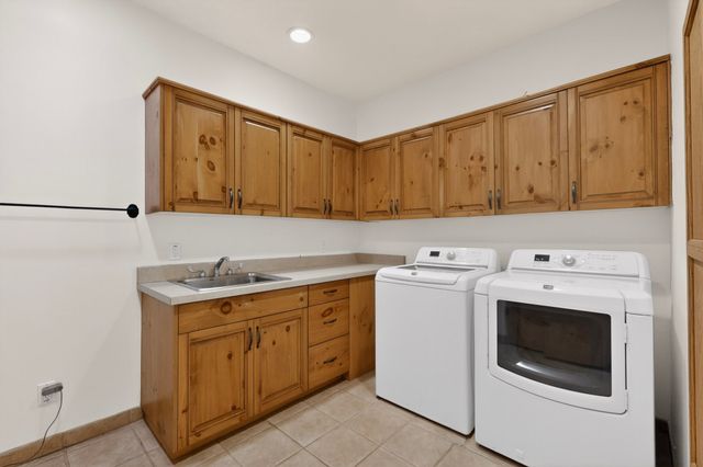 850 Paseo De Don Carlos, Santa Fe, NM 87501