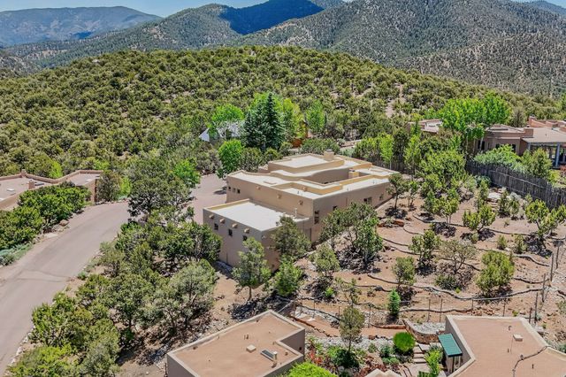850 Paseo De Don Carlos, Santa Fe, NM 87501