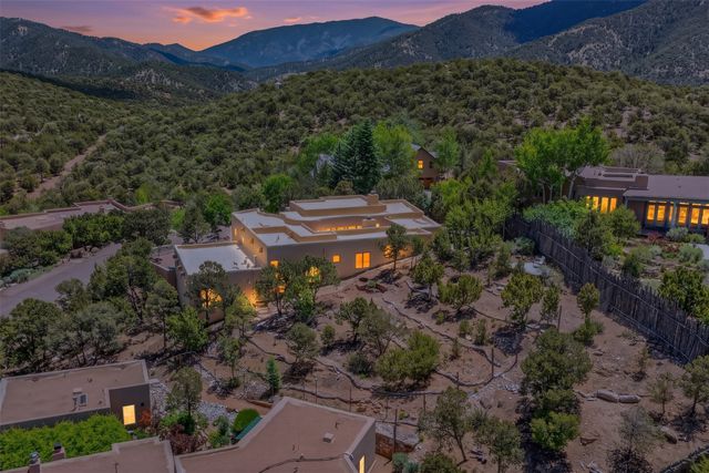 850 Paseo De Don Carlos, Santa Fe, NM 87501