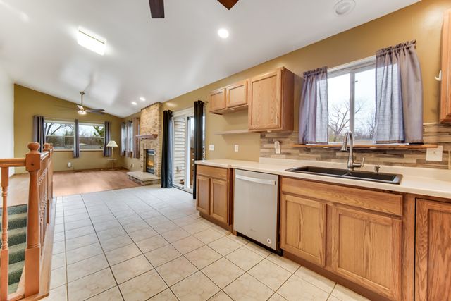 134 Fossil Lake Road, Wilmington, IL 60481