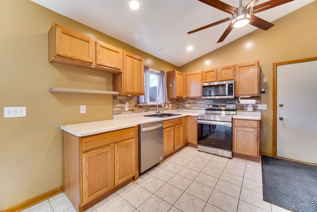 134 Fossil Lake Road, Wilmington, IL 60481