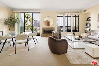 11847 Gorham Avenue 403, Los Angeles, CA 90049