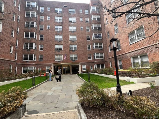 120 E Hartsdale Avenue 1-R, Hartsdale, NY 10530
