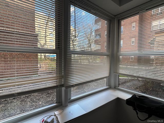 120 E Hartsdale Avenue 1-R, Hartsdale, NY 10530