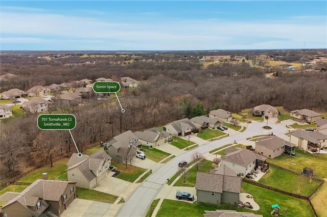 701 Tomahawk Court, Smithville, MO 64089