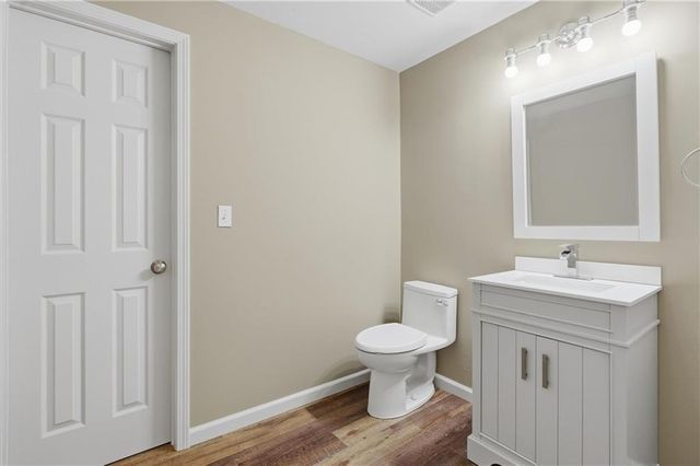 701 Tomahawk Court, Smithville, MO 64089