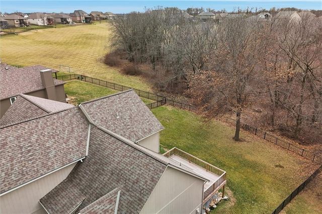 701 Tomahawk Court, Smithville, MO 64089