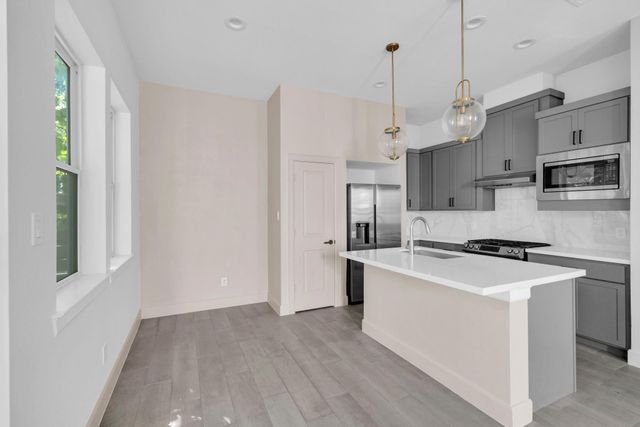 9551 Neuens Rd Road B, Houston, TX 77080