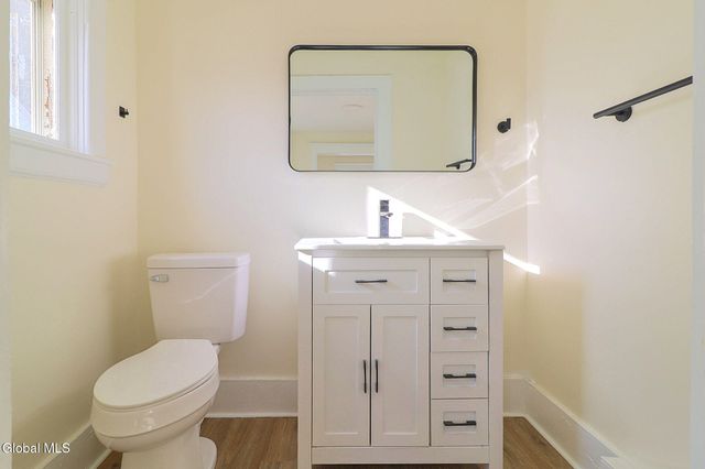 11 Halcyon Street, Scotia, NY 12302