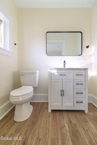 11 Halcyon Street, Scotia, NY 12302