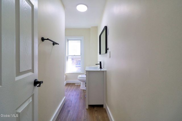 11 Halcyon Street, Scotia, NY 12302