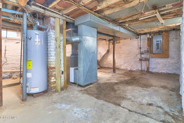 11 Halcyon Street, Scotia, NY 12302