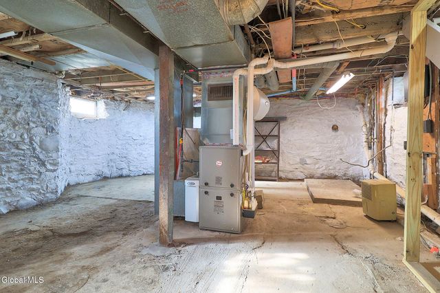 11 Halcyon Street, Scotia, NY 12302