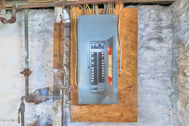 11 Halcyon Street, Scotia, NY 12302