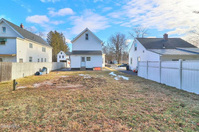 11 Halcyon Street, Scotia, NY 12302