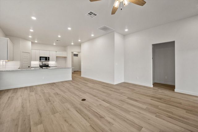 2911 Harvest Avenue, Wolfforth, TX 79382