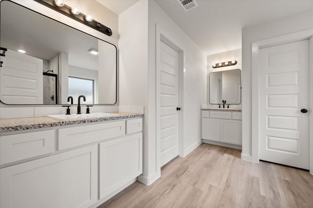 2911 Harvest Avenue, Wolfforth, TX 79382