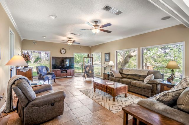 635 Burris Drive, Livingston, TX 77351