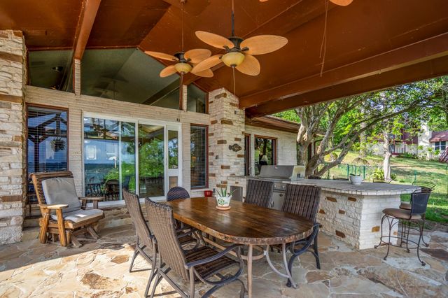 635 Burris Drive, Livingston, TX 77351