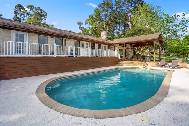 635 Burris Drive, Livingston, TX 77351