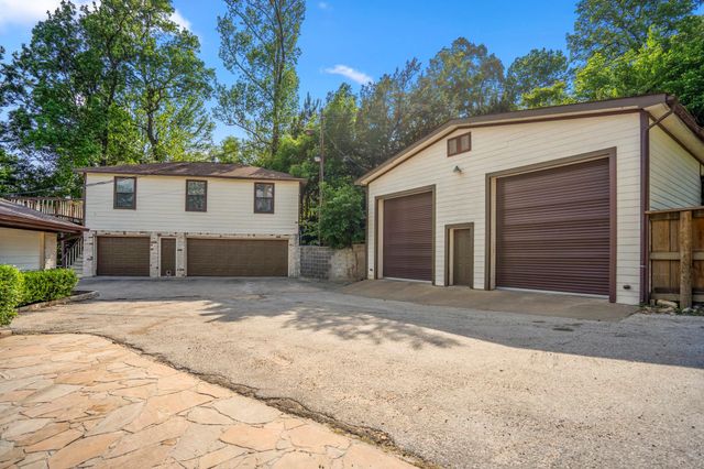 635 Burris Drive, Livingston, TX 77351