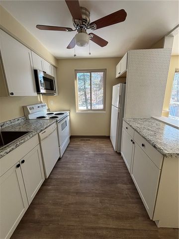 207 Parkwood Dr, Cranberry Twp, PA 16066