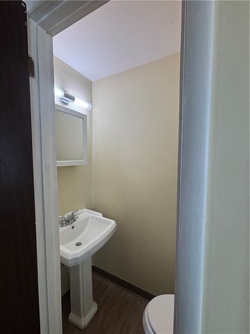 207 Parkwood Dr, Cranberry Twp, PA 16066