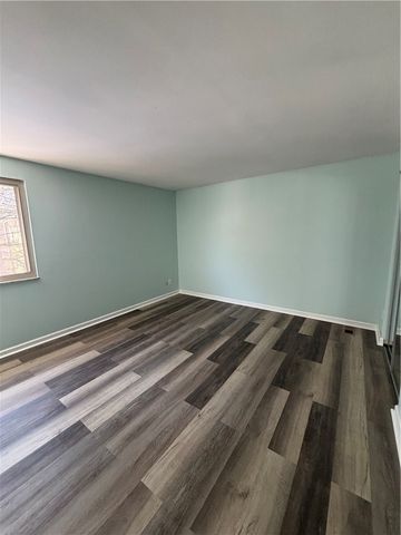 207 Parkwood Dr, Cranberry Twp, PA 16066