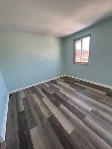 207 Parkwood Dr, Cranberry Twp, PA 16066