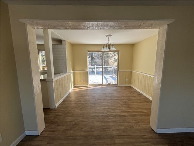 207 Parkwood Dr, Cranberry Twp, PA 16066