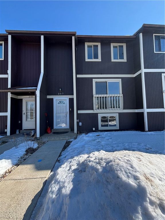 207 Parkwood Dr, Cranberry Twp, PA 16066