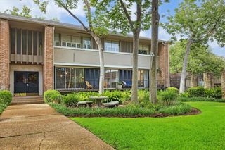 604 S Ripple Creek Drive 604, Houston, TX 77057