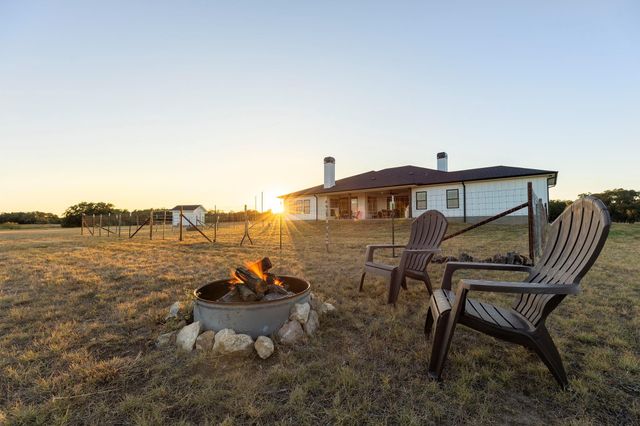 345 Judges RD, Burnet, TX 78611