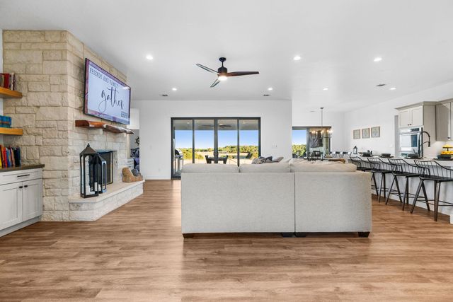 345 Judges RD, Burnet, TX 78611