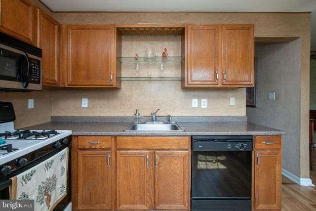 25 CYPRESS CT, Bordentown, NJ 08505