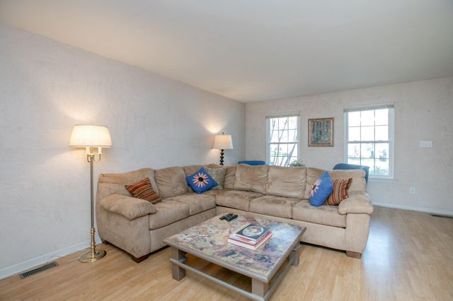 25 CYPRESS CT, Bordentown, NJ 08505
