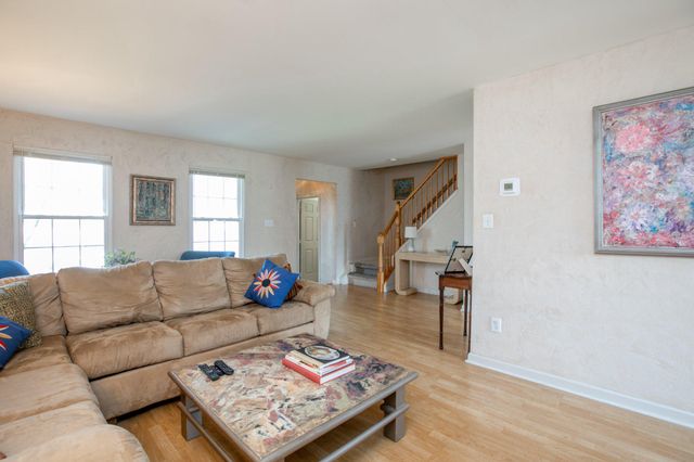 25 CYPRESS CT, Bordentown, NJ 08505
